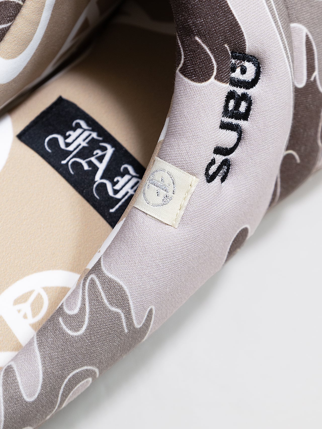 UNEEK BASEMNT - Discover independent style.