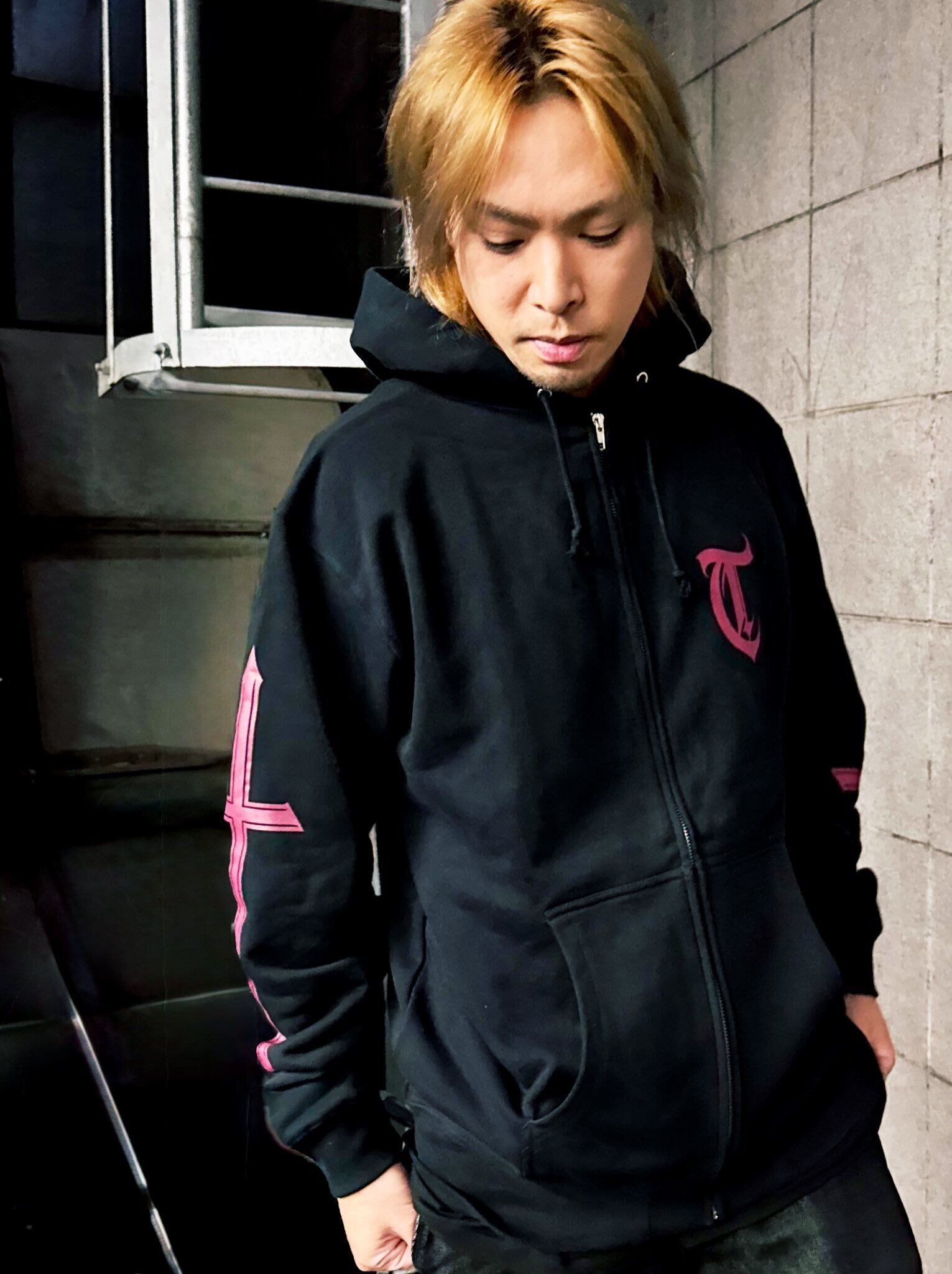 Toshi | ZOESTYLES