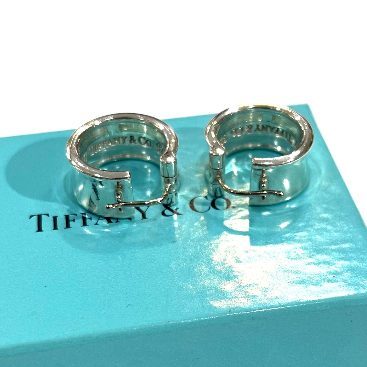 希少【TIFFANY&CO.】【ピアス】2635 T&CO SV925／1997刻印／重厚感ある