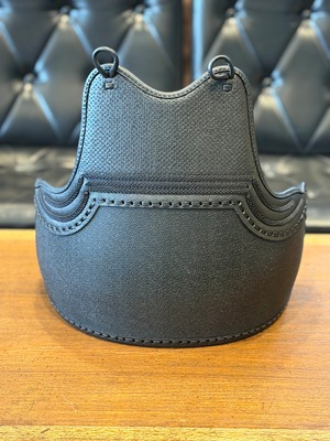 【受注製作商品】【胸Lサイズ（身長165〜175cm）1名限定】『総刺飾り』  黒色エンボ強化樹脂胴50本型
