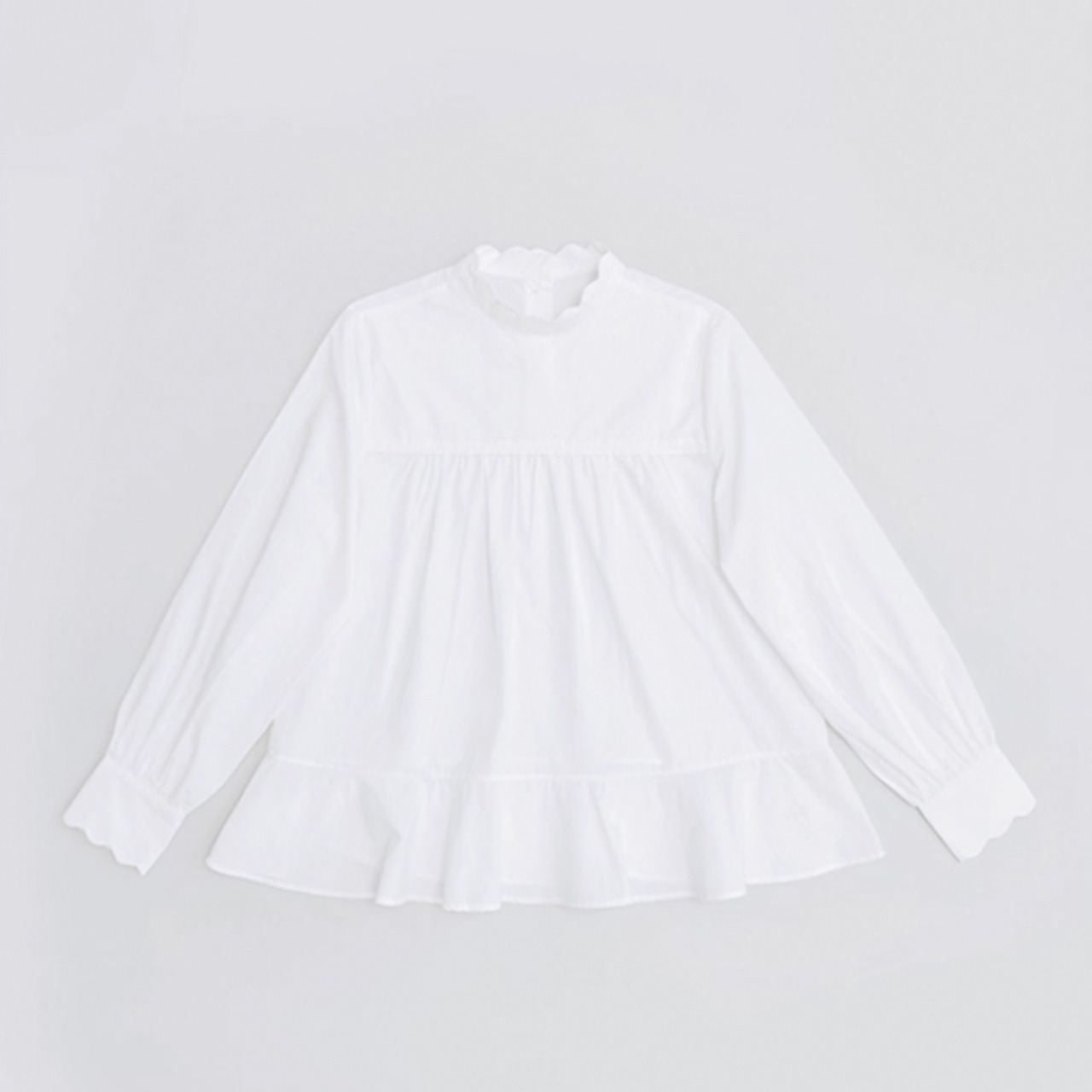 綿雪の朝に咲く、花びらブラウス《P0312》