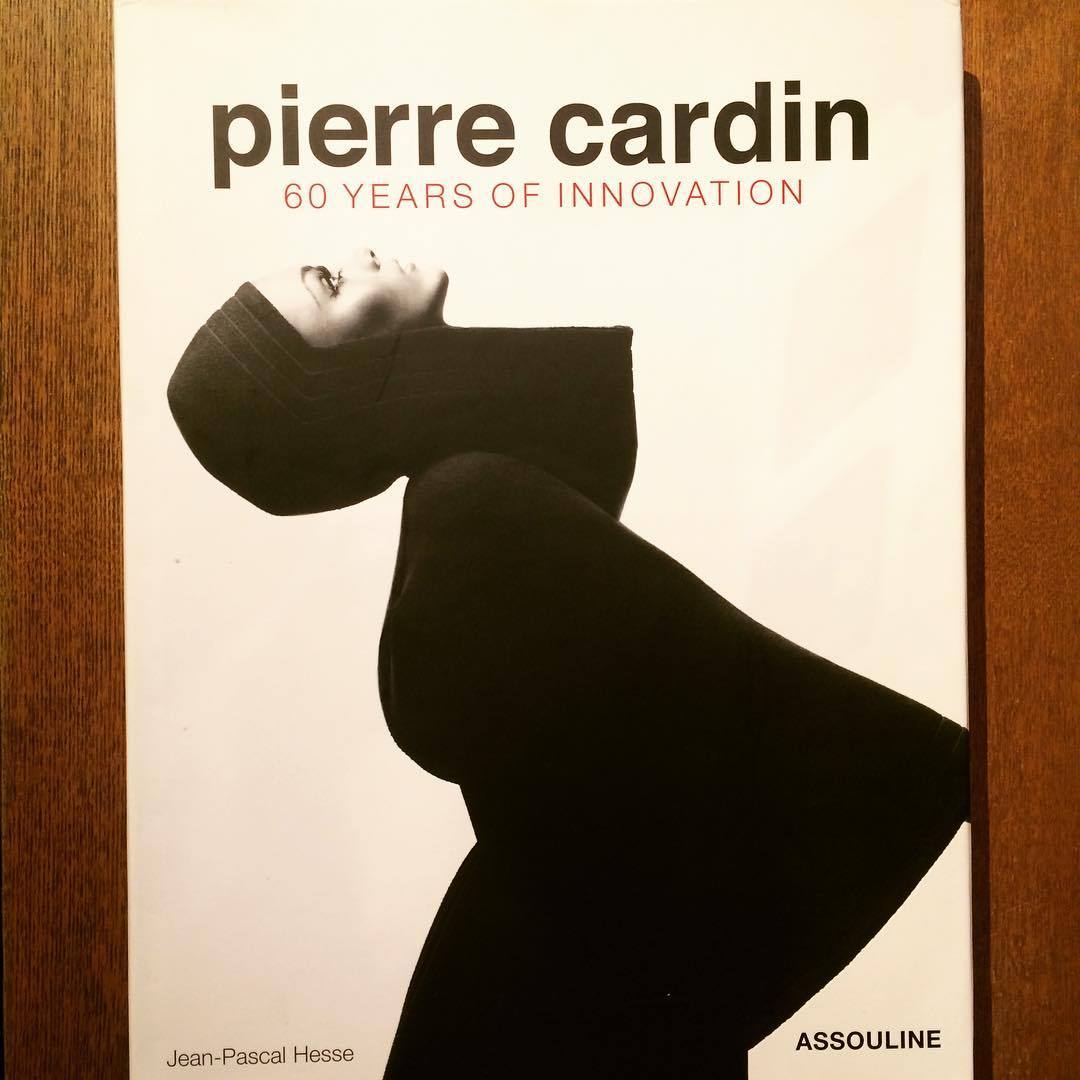 ピエール・カルダンの本「Pierre Cardin: 60 Years of Innovation