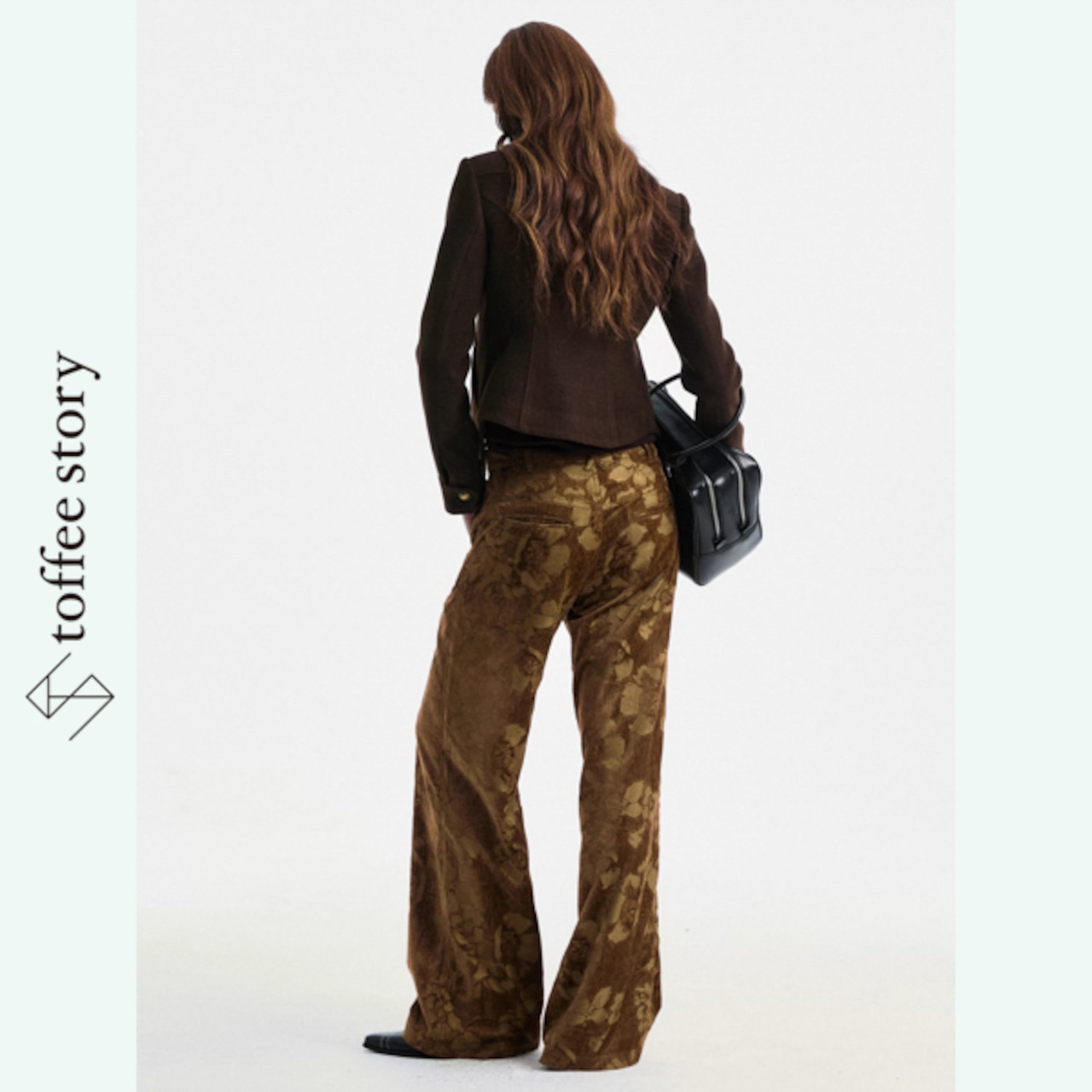 レトロの温度を歩くフローラルパンツの余韻譜 《B0061》