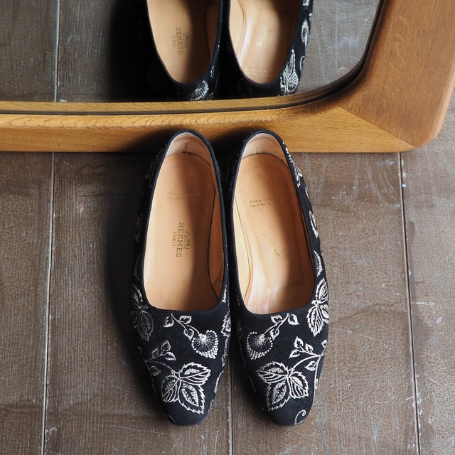 80s-90s Hermes Chèvre Velours Embroidery Flat Shoes
