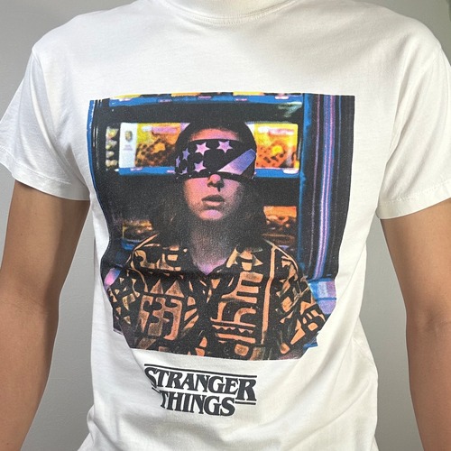 STRANGER THINGS エル 鼻血 Tシャツ / XXS