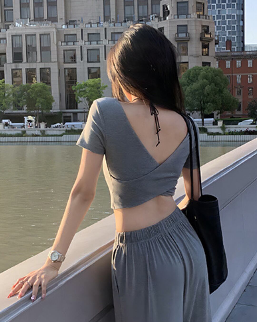 バッククロスクロップドトップス S24681