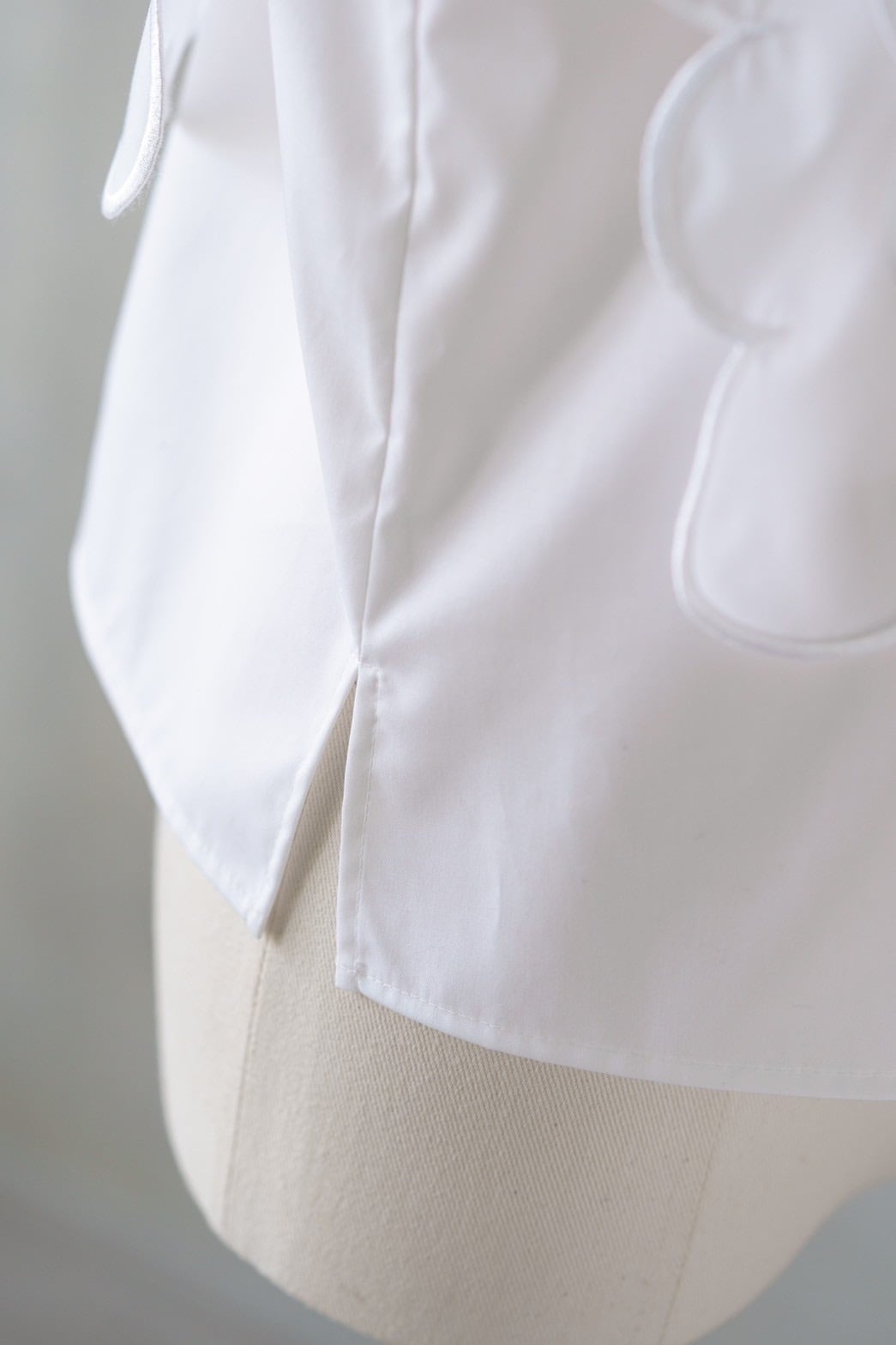 roughlow embroidery scallop blouse white roughlow embroidery scallop blouse white