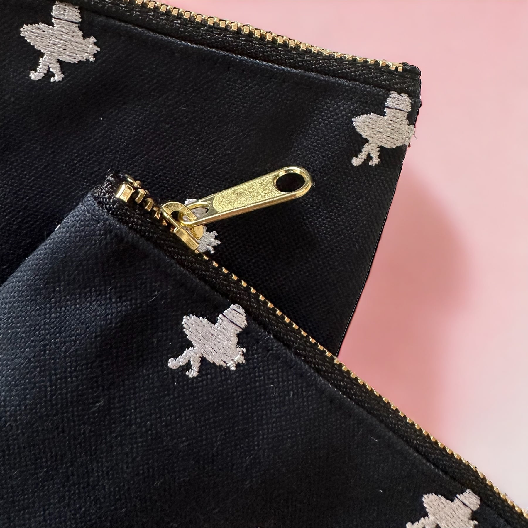 uloco ウエストポーチ刺繍　新品　最終値下げ　12月14日迄の出品 WEB LIMITED】ULOCO刺繍グッズ期間限定予約販売スタート！｜Cepica