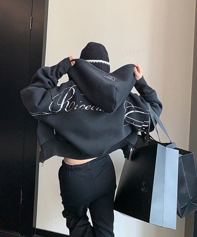 ★予約★D-1353　2026秋新作♡Ricecakeフード刺繍バックプリントジップアップショート丈フーディー　ブラック