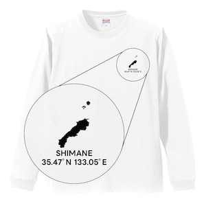 《島根》 緯度経度ミニマルロングスリーブTシャツ|地図×地名×ワンポイントデザイン