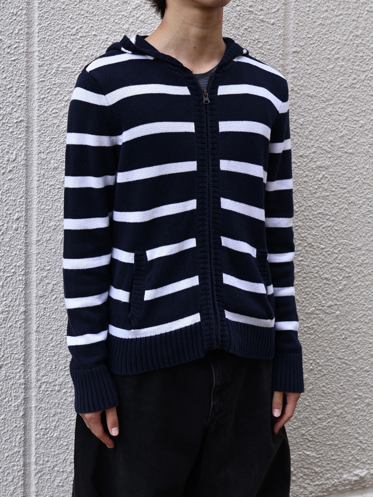 border zip up hoodie