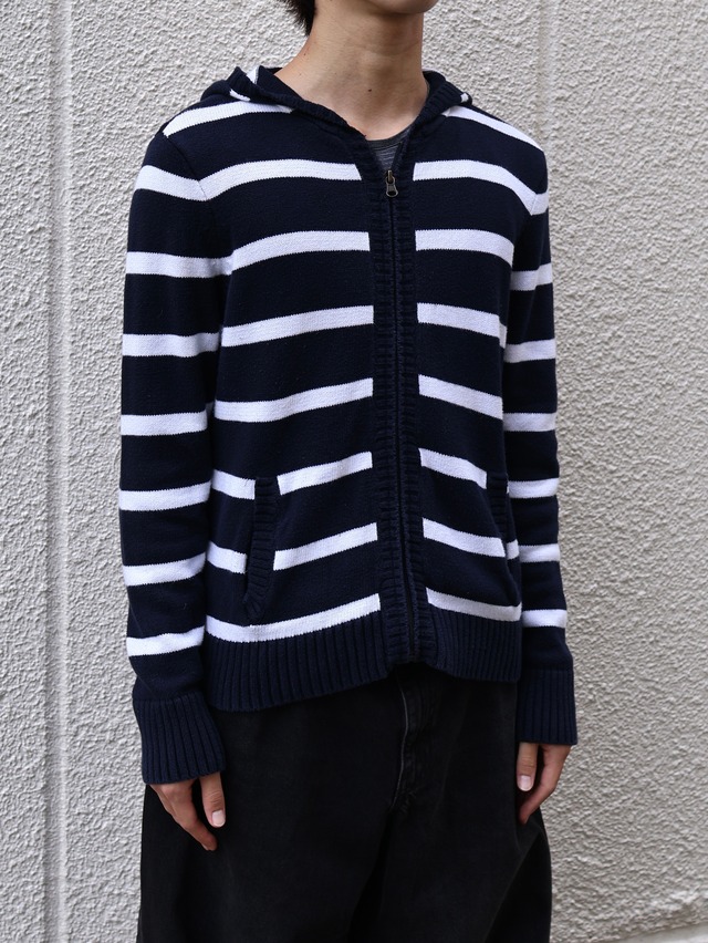 border zip up hoodie