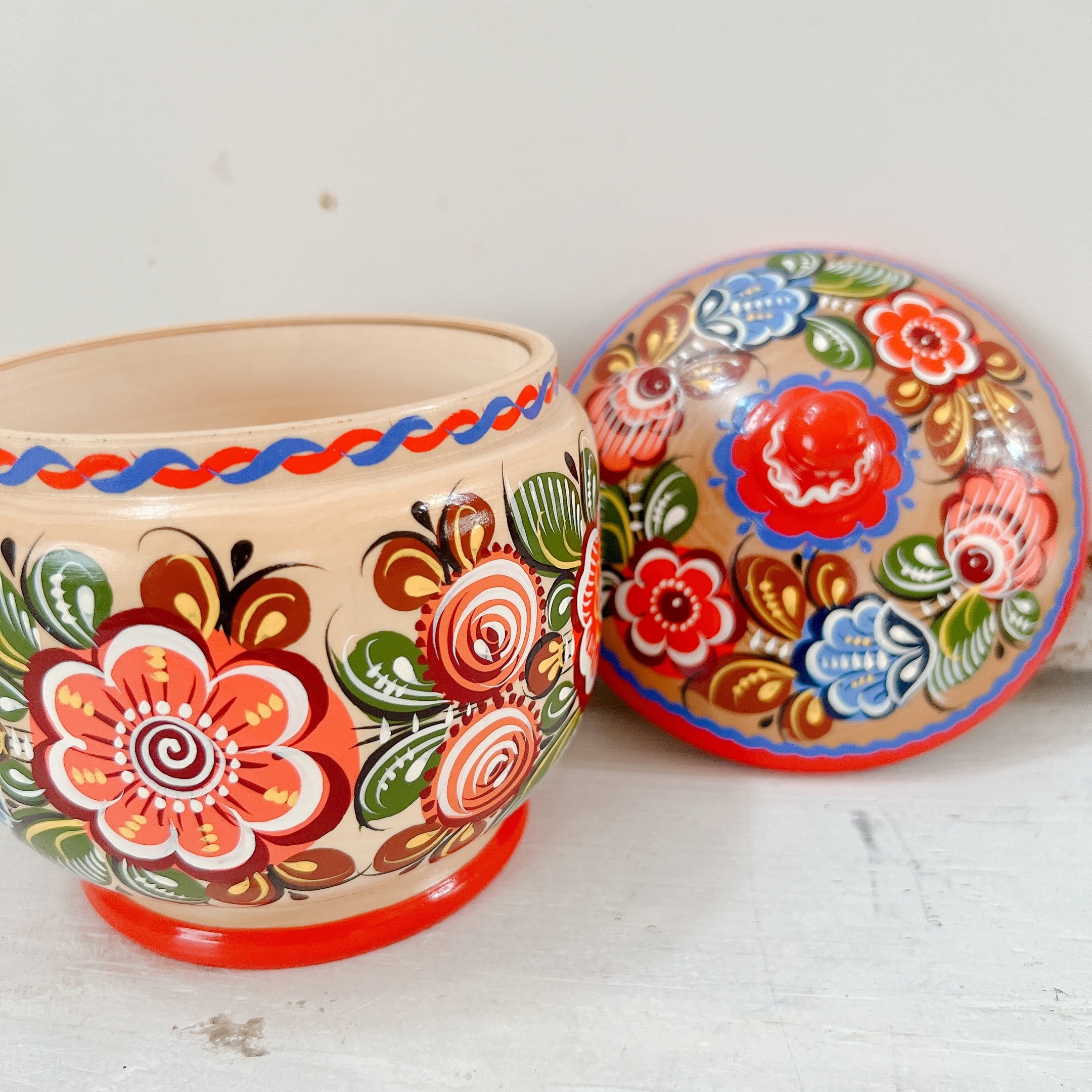 木製漆塗り 印籠 花模様 ゴロジェツ塗り 木製蓋付き容器／花模様 GR03 | yarumaruka