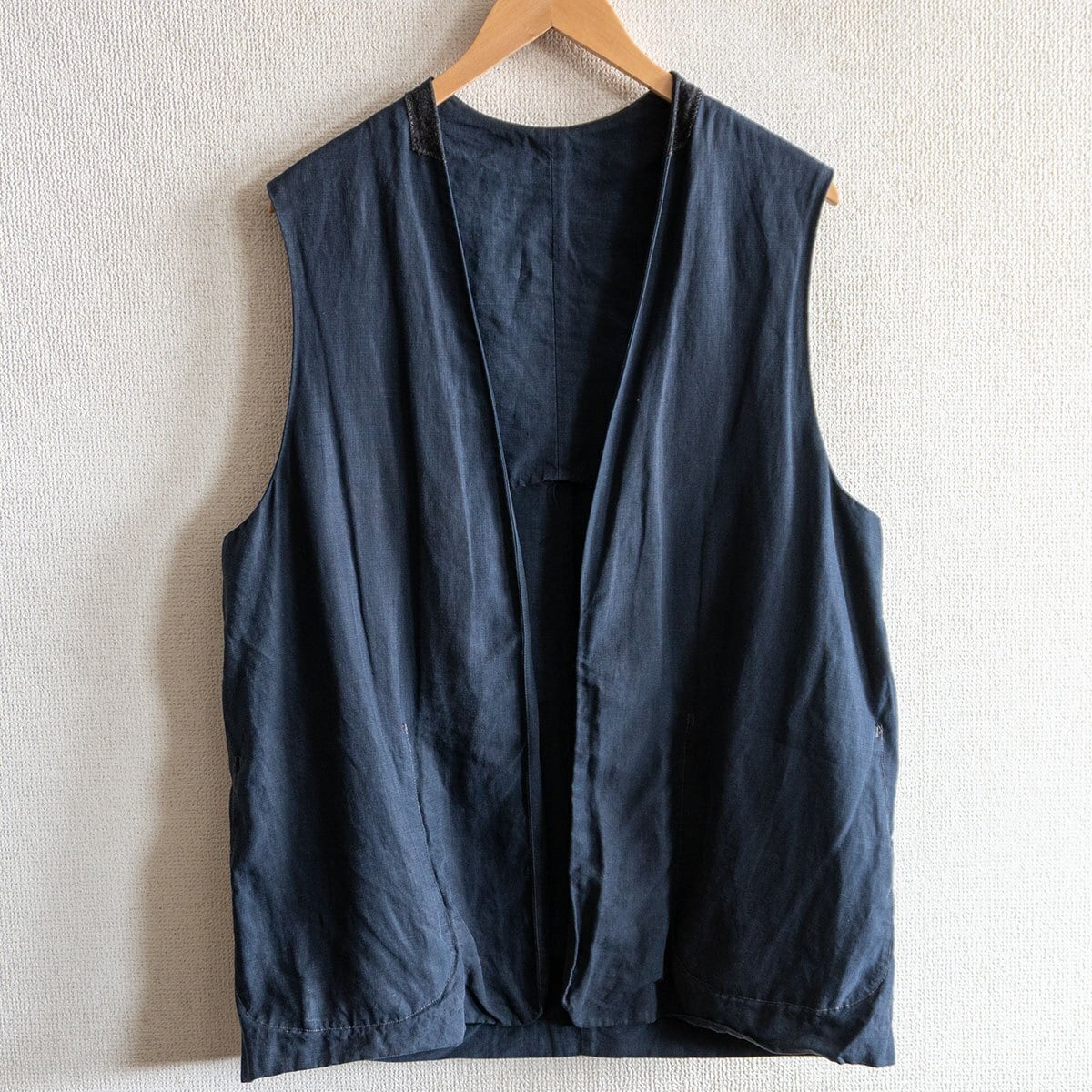 マーティーアンドサンズ　23SS 極上リネンベスト MTAG3103-0901 A.I.R.AGE別注】MAATEE＆SONS【極上 リネンベスト】F ネイビー