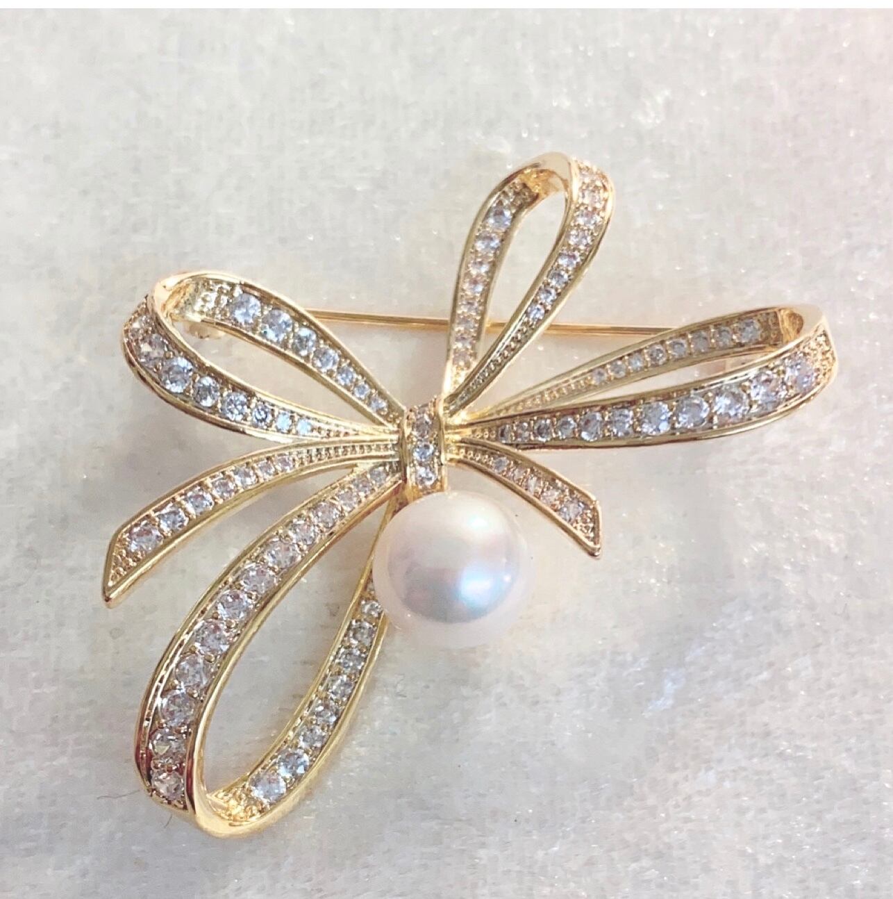 淡水パールリボンブローチ Charmantシャルマン 淡水パールリボンブローチ Charmantシャルマン