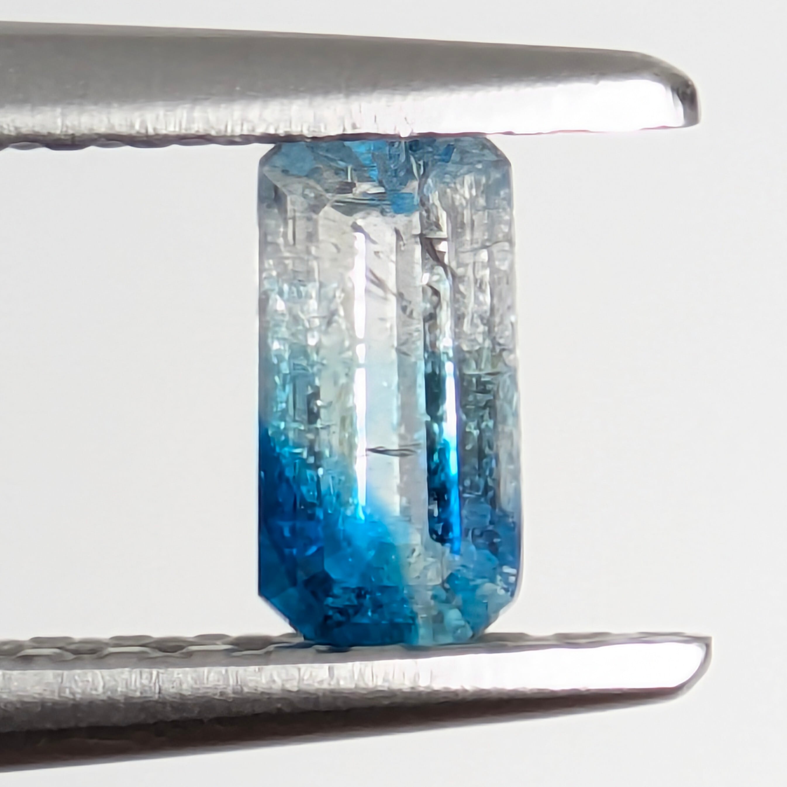 ユークレースルース ナミビア産【0.27ct】PRO208631 | Gem's Subculture