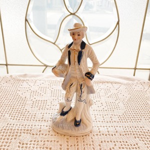 【フランス直輸入】まるで気品溢れるフランスの公爵 陶器の人形
