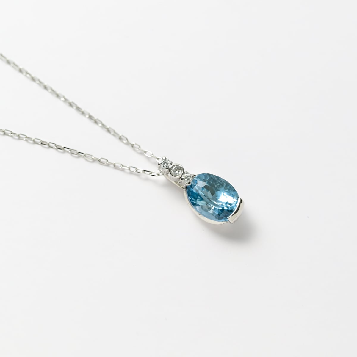Pt900 アクアマリン ペンダント [210210] | 山梨宝石博物館 公式 