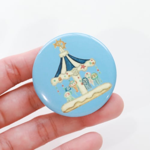 缶バッジ「クラゲのメリーゴーランド」海月とアクアマリンの楽園