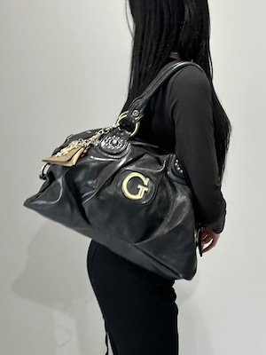 “GUESS” Y2K leather boston bag / black × gold
