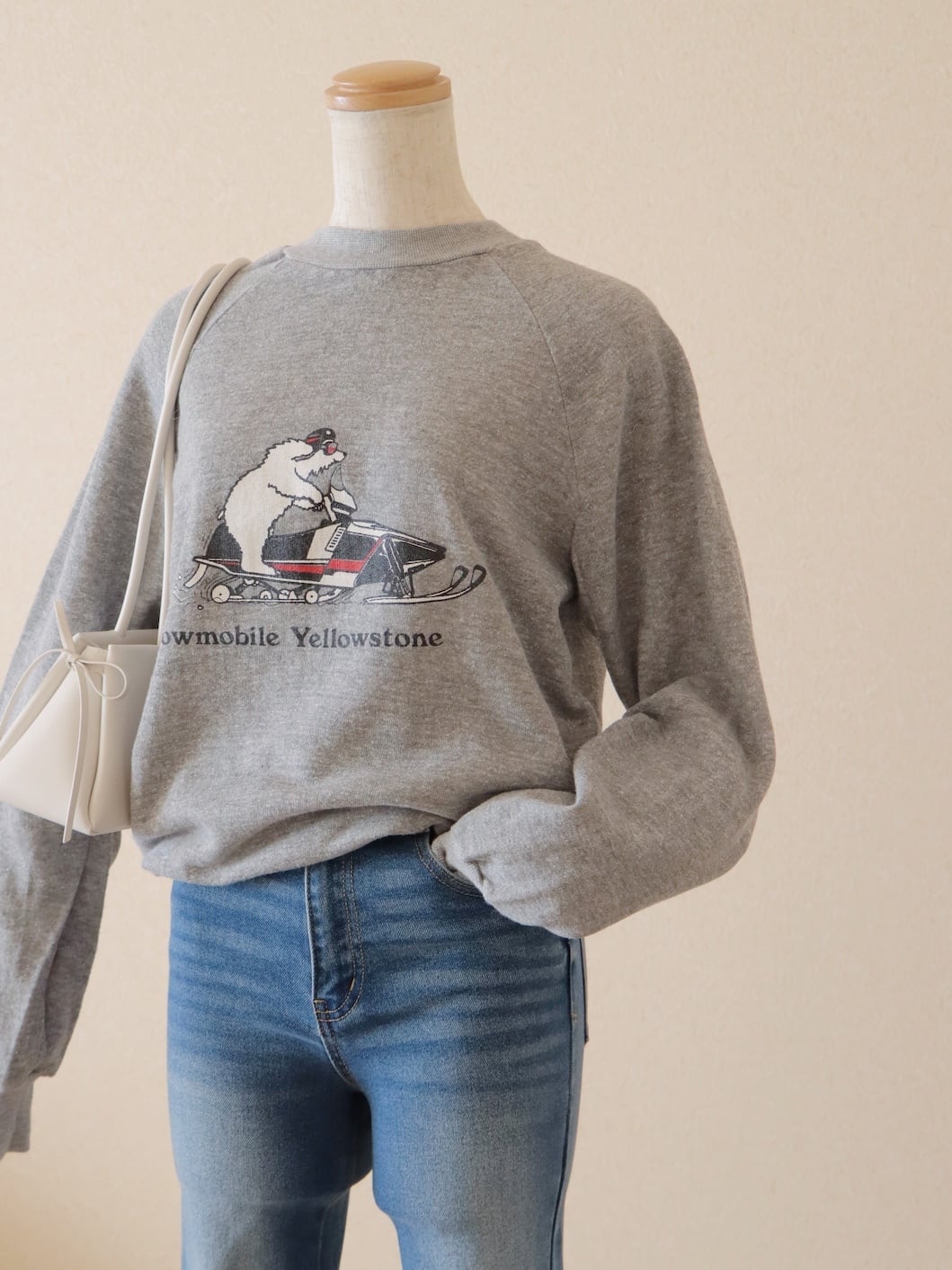●80s made in USA Snowmobile polar bear design print sweatshirt