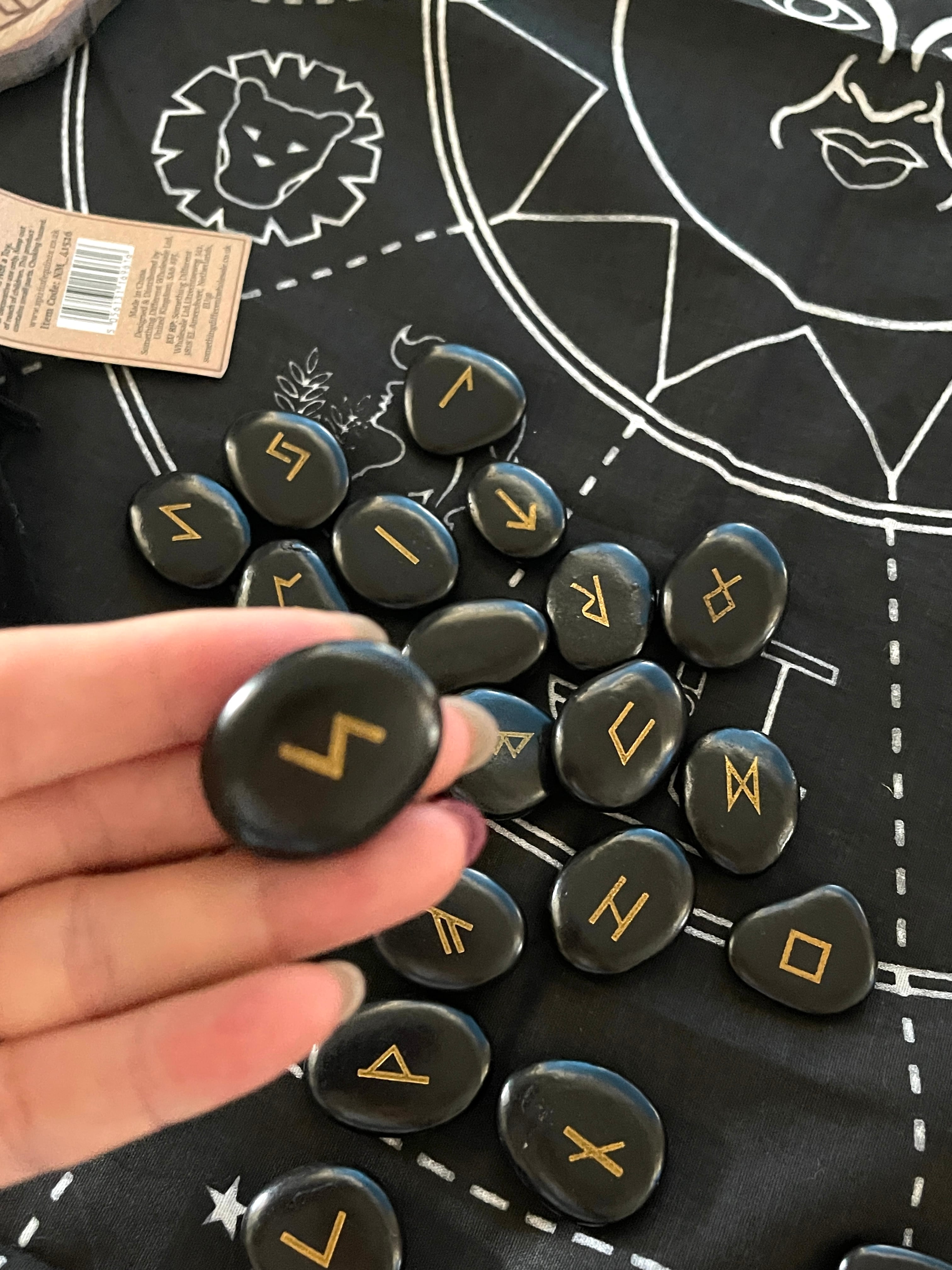 ◇『ルーン文字セット』◇ストーン25個セット◇ブラックオニキス製