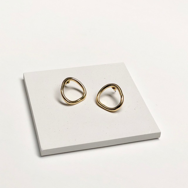 ..A×@y.y.r.10   サークルピアス【Gold色】 在庫処分