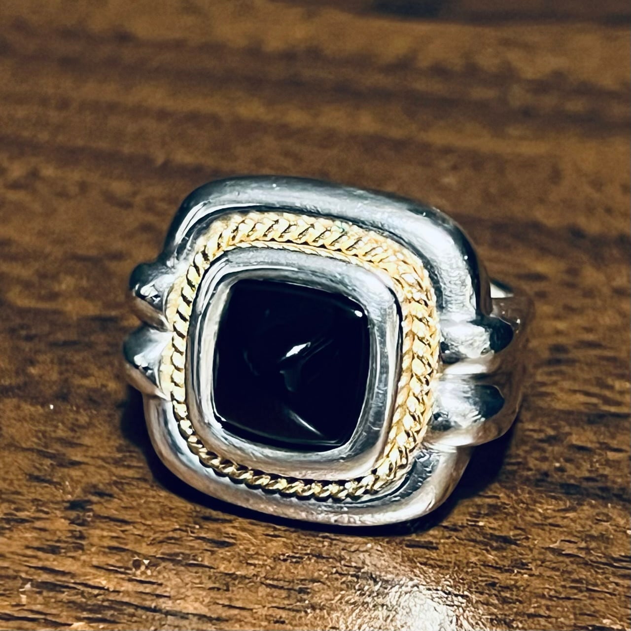 VINTAGE TIFFANY & CO. Black Onyx 18K Gold Rope Cushion Ring Sterling Silver  | ヴィンテージ ティファニー ブラック オニキス 18K ゴールド ロープ クッション リング スターリング シルバー | THE OLDER ...