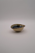 遠藤太郎／糖青磁とルリ　楕円鉢（豆）
