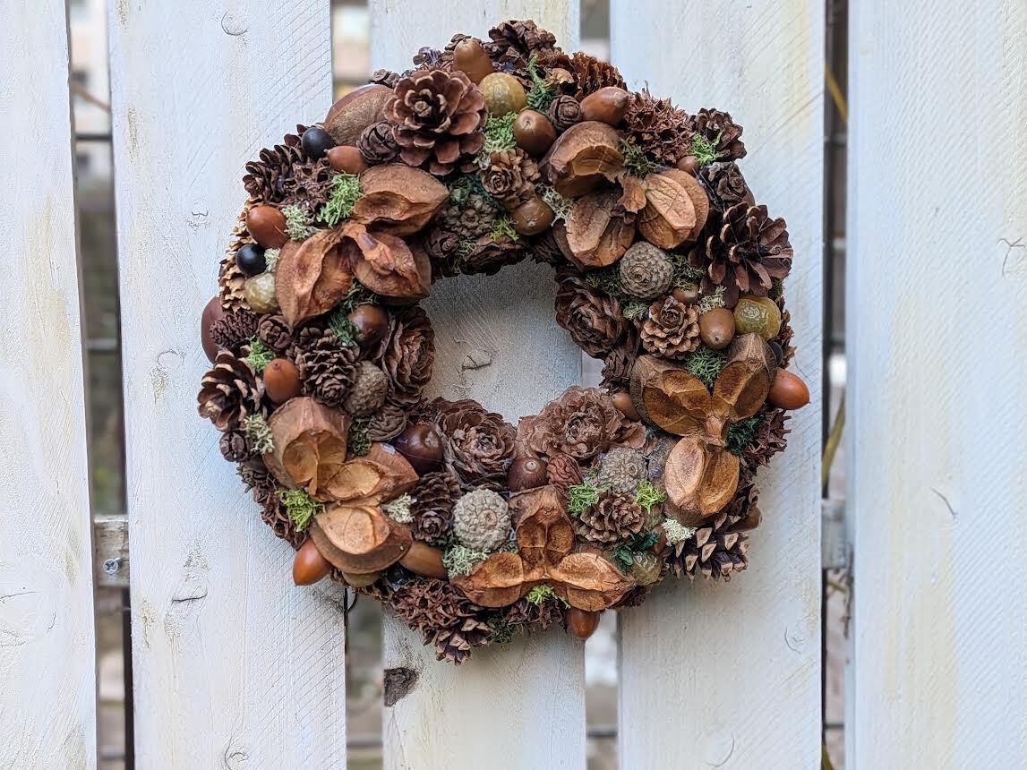 見本　木の実いっぱいクリスマスリース　45センチ Tokyo Wreath