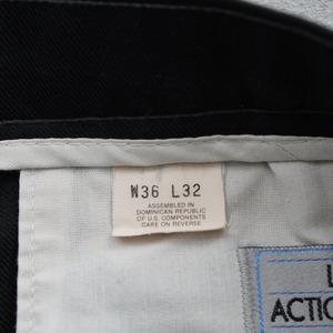 00s Levi's ACTION SLACKS BLACK [W35.5L30.5相当] 古着