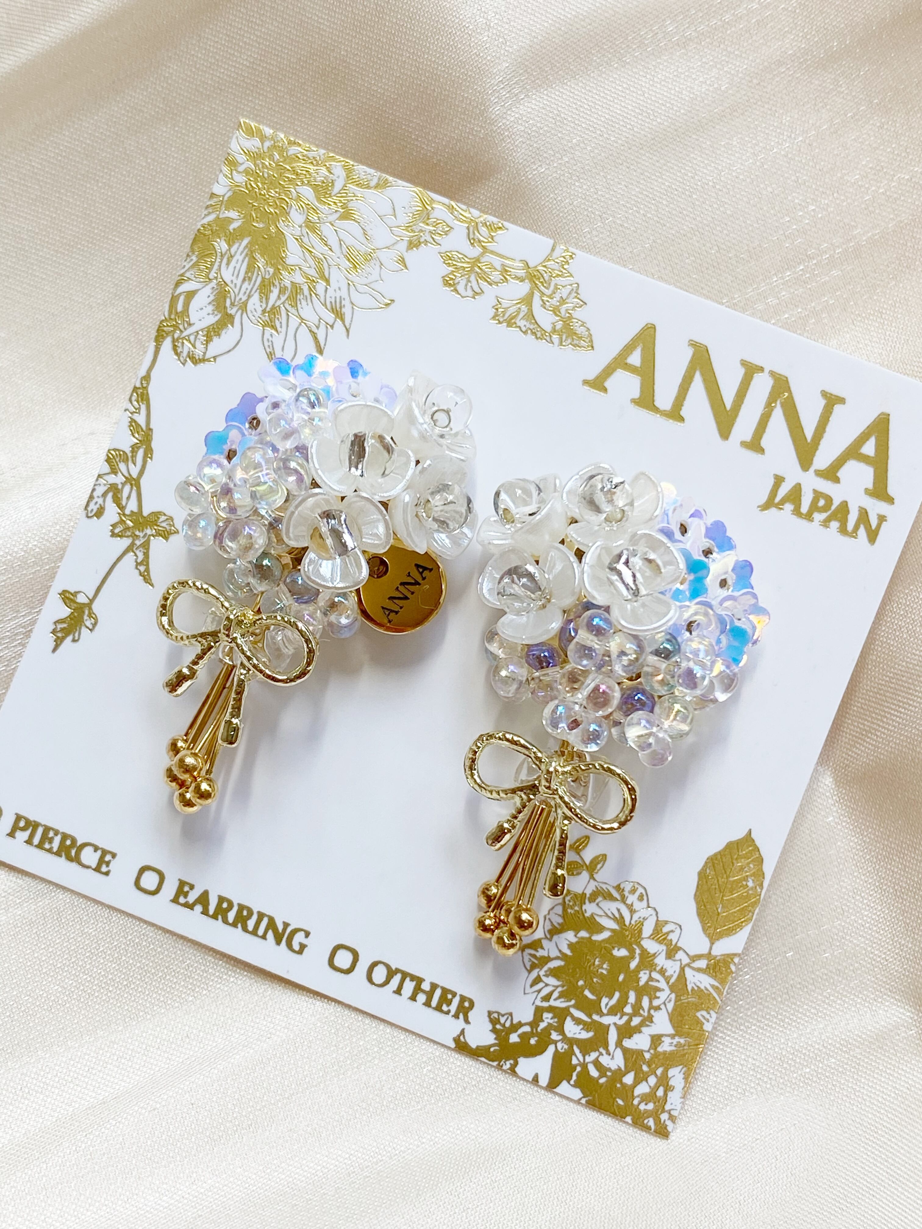 ホワイトフラワーの花束