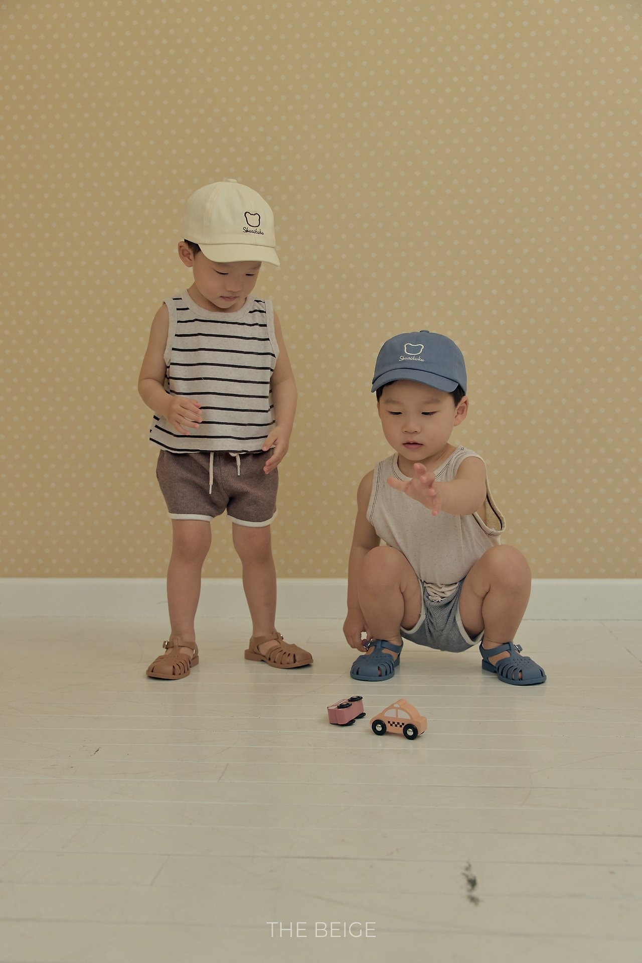 [THE BEIGE] Basic Sleeveless Tee / [더베이지] 기본나시티