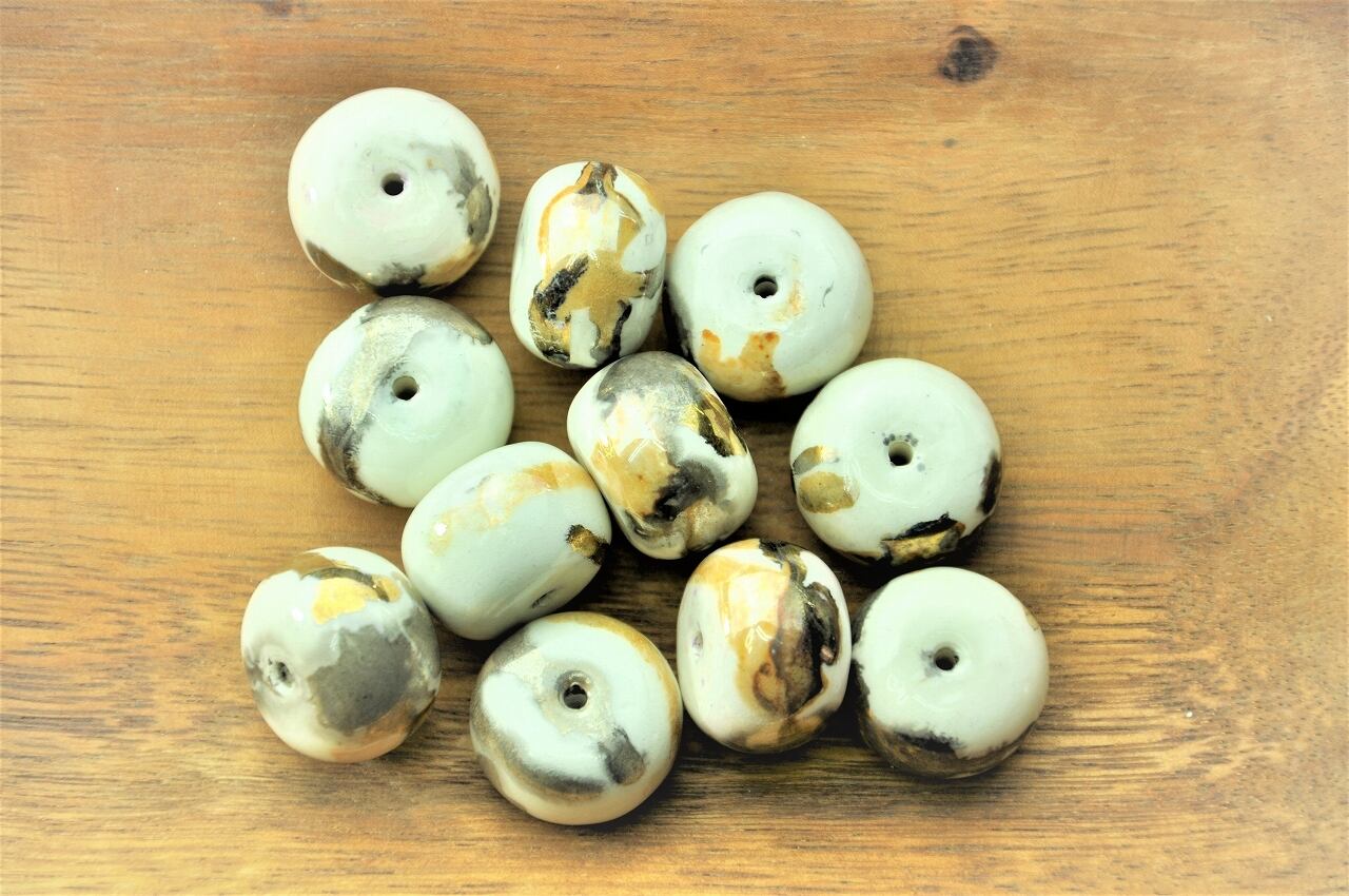 b - 11 つやつや陶器(おうど× ぐれー) 約24×22mm