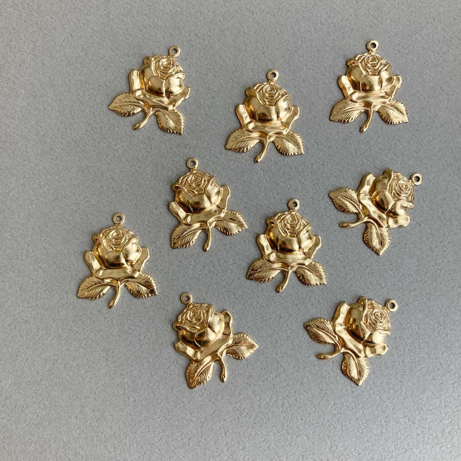 〈最終入荷〉USA真鍮 バラ1輪のチャーム