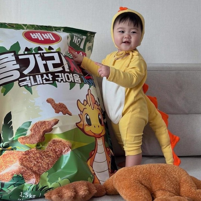 【クリスマス】ベビーコスプレ  恐竜 カバーオール　ボンネット付き