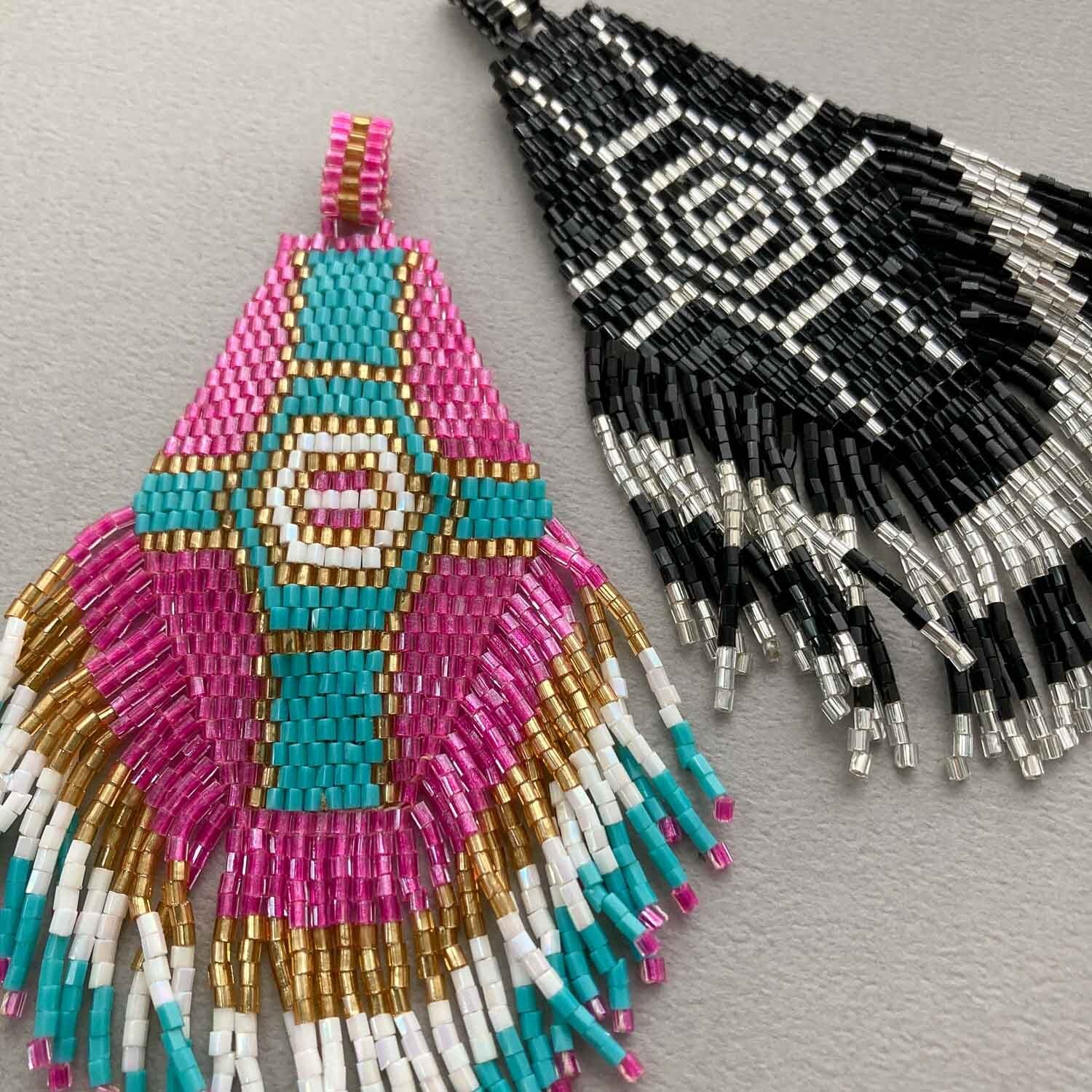 幾何学クロス模様大ぶりビーズタッセル | Dua-アクセサリーパーツショップ