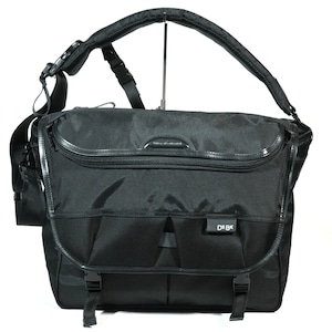 DsBk「UNIVERSAL COLLECTION」USABILITY MESSENGER <BLACK>