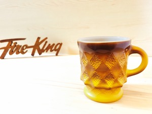 [Fire King] ダイヤモンドマグ "キンバリー" ブラウン・イエロー ミルクガラス (識別No.23001)