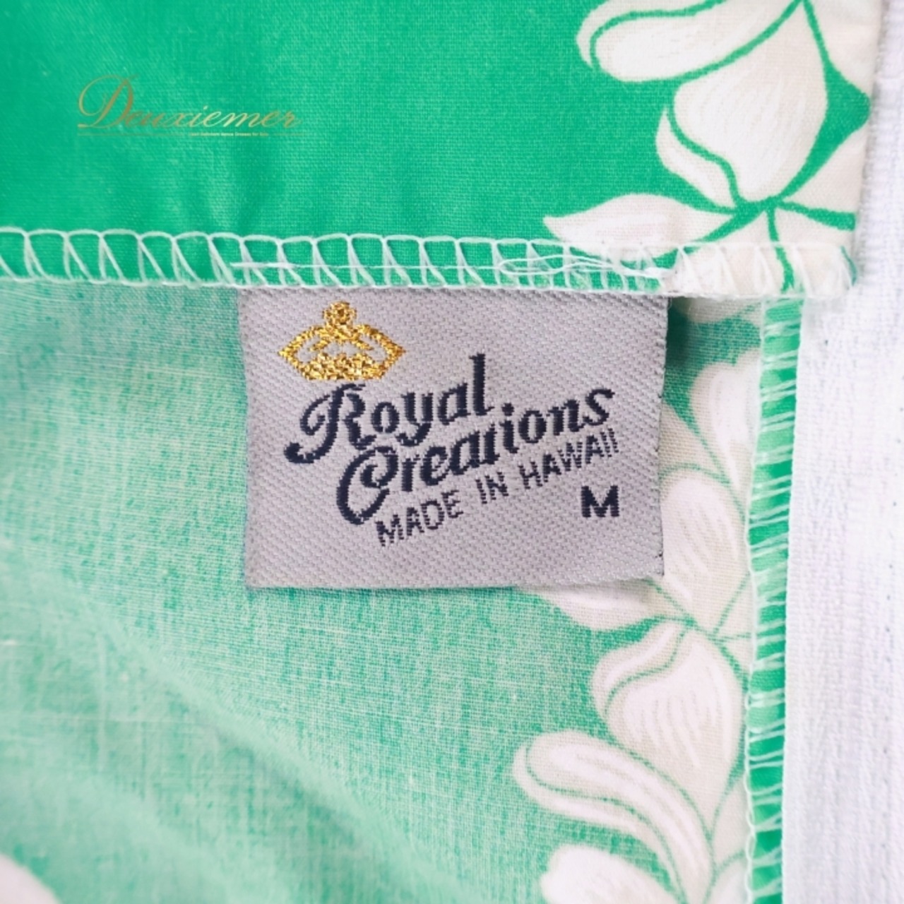 フラダンス 衣装 ワンピース ドレス グリーン系 Royal Creations ハワイ製 プルメリア柄 モンステラ柄 ハワイアンプリント アロハ フラ ダンス レッスン 練習 ホワイト系 緑 白 華やか 鮮やか フリル かわいい おしゃれ プリント ハワイアン リゾート ファッション