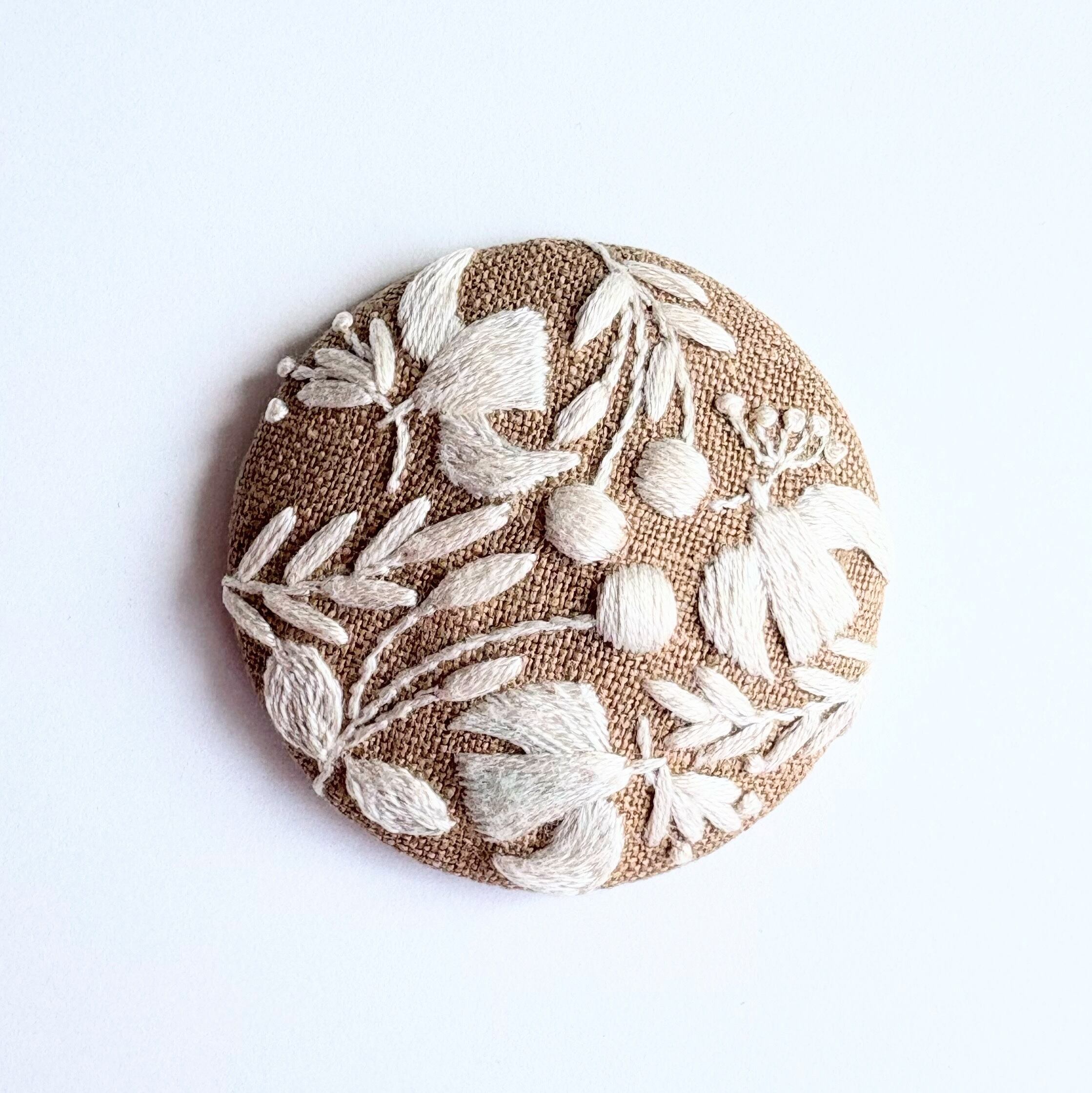 草花の刺繍ブローチ【botanical】】b54 | j.couture