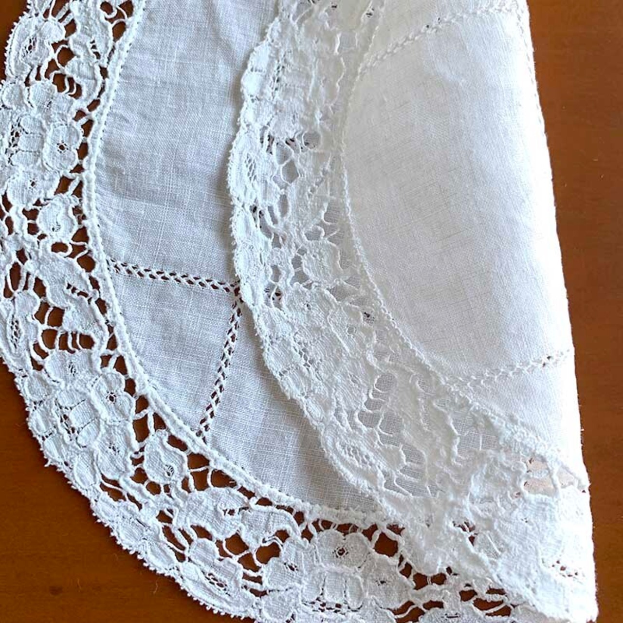 ドイリー　丸　フランスリネン　花びん敷き 12CLcw10-1