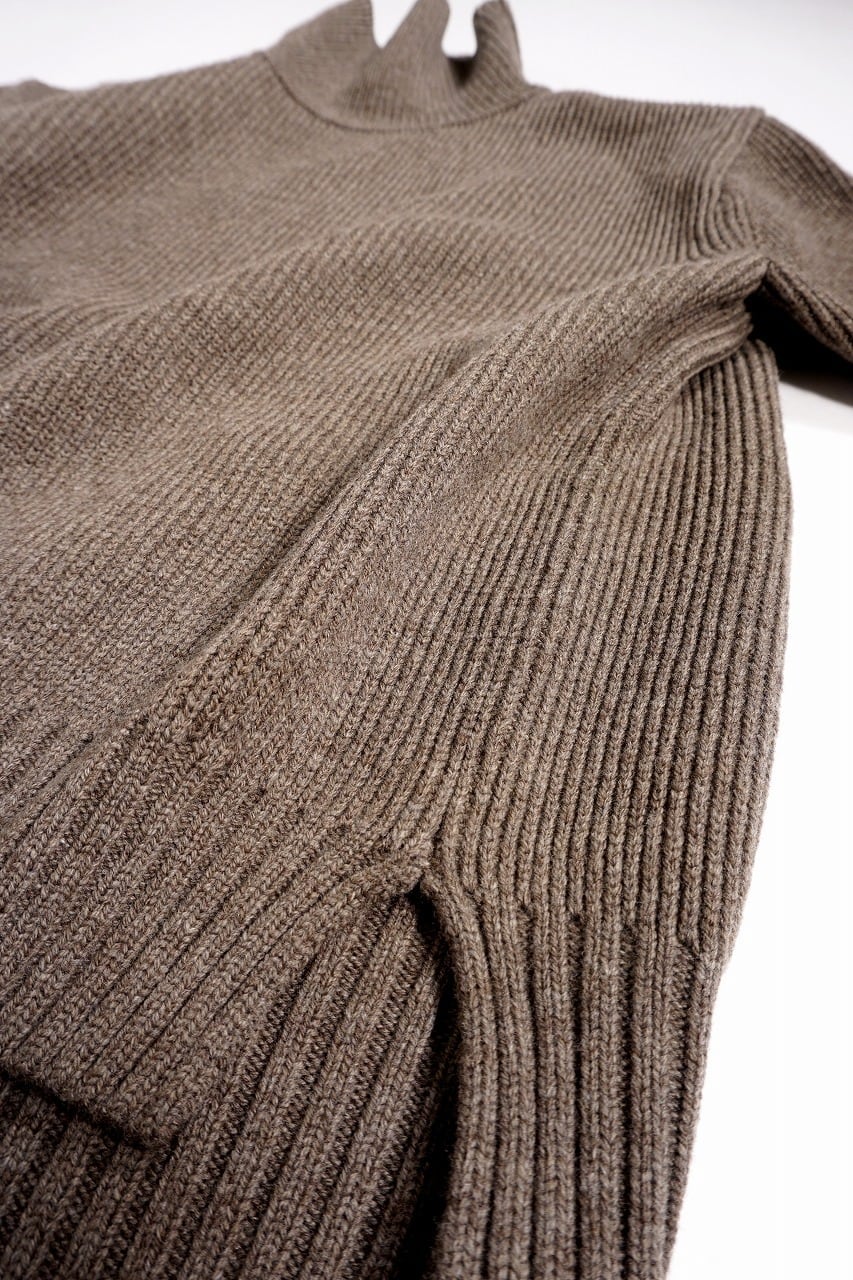 Hand Framed High Neck P/O