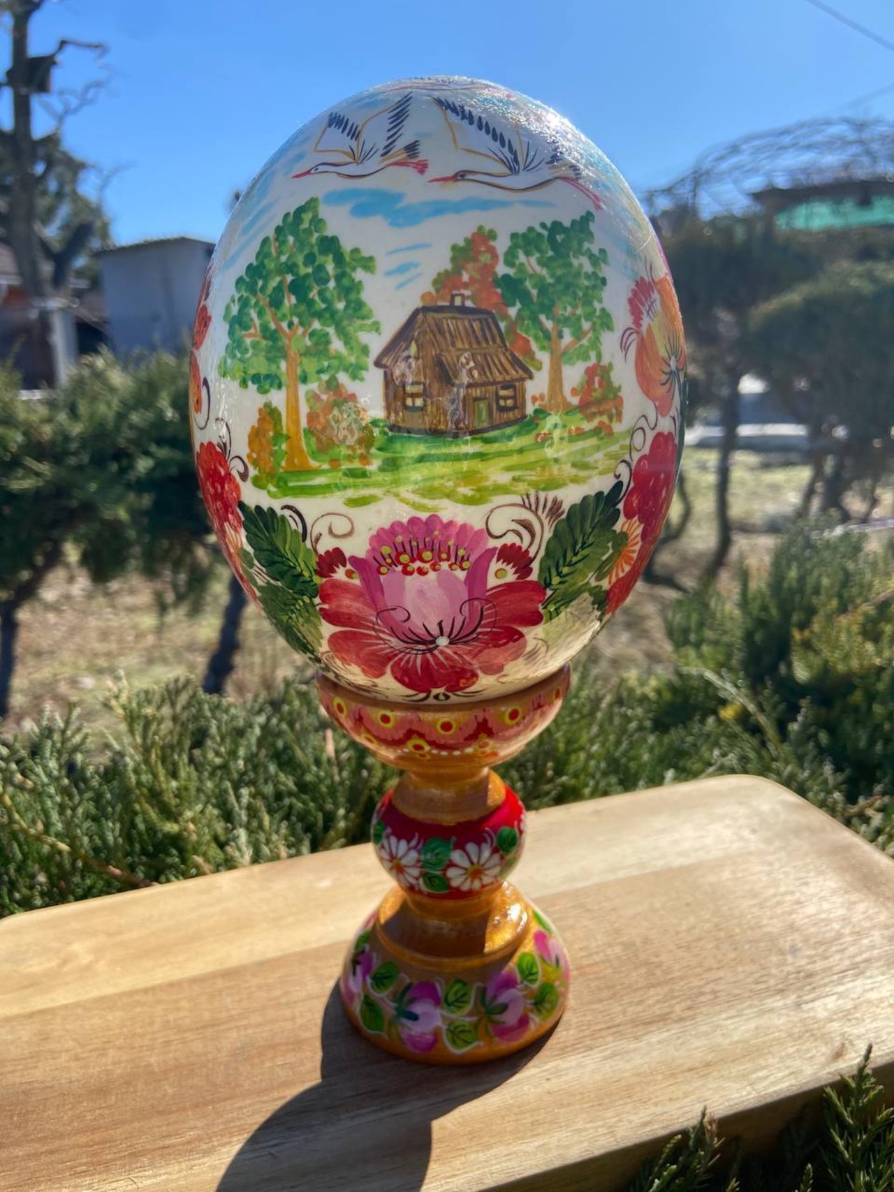 ペトリキウカ塗り　ダチョウの卵　プィサンカ・スタンド付き（イースター・エッグ） 20cm（Homenko作） Ostrich egg with wooden stand - 13