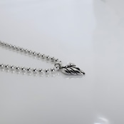 TINY FEATHER PENDANT / タイニーフェザーペンダント