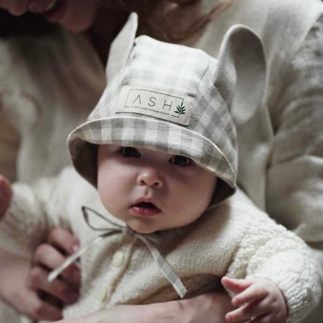 Ash Generation / white gingham mouse bonnet ( neutral / straight)