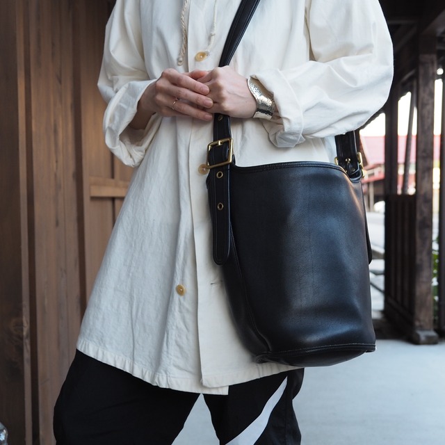COACH glove tanned cowhide leather crossbody bag black Hungary製 オールドコーチ バケツ ショルダーバッグ
