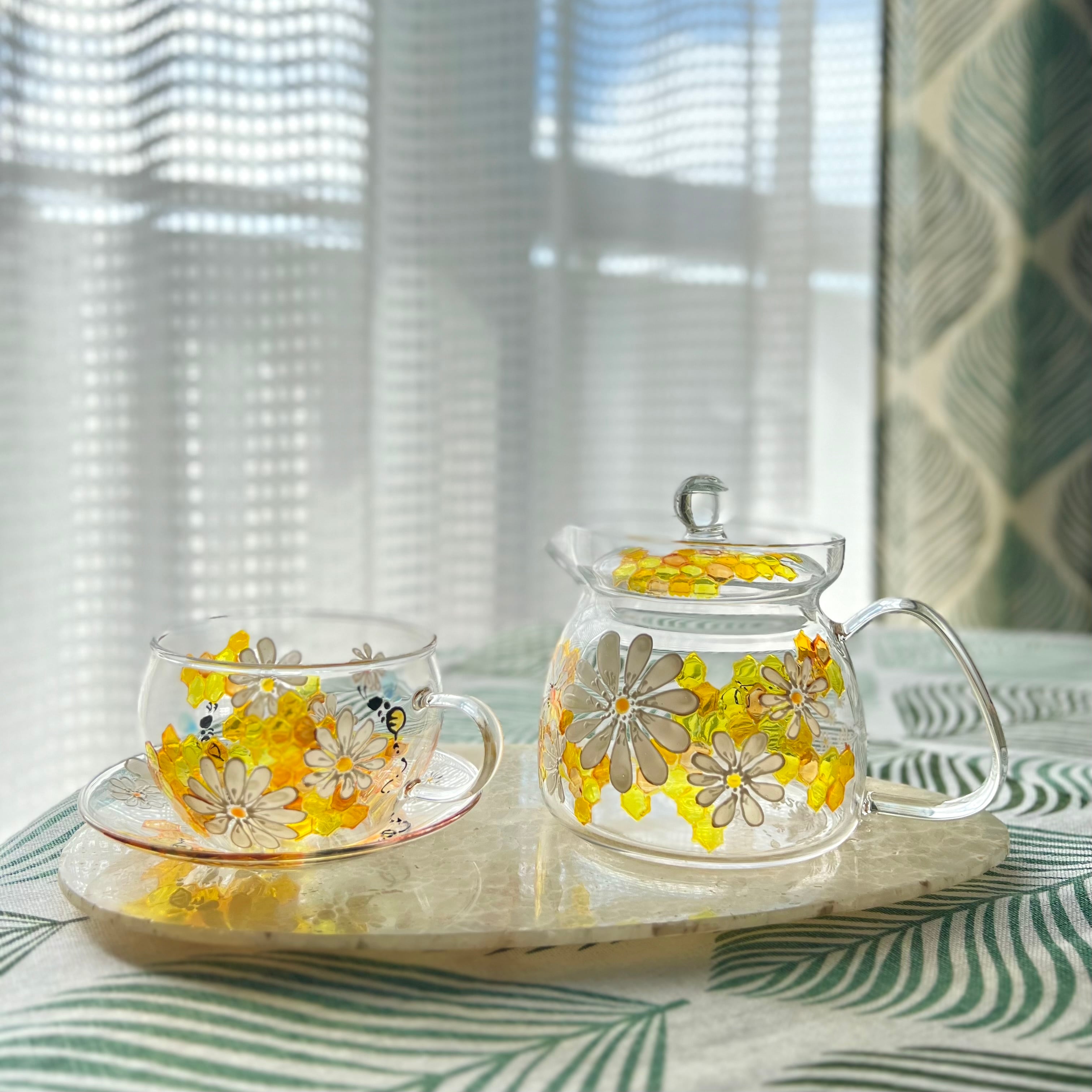 マーガレットと蜜蜂 耐熱ティーポット | Kupu-Kupu27（ クプクプ