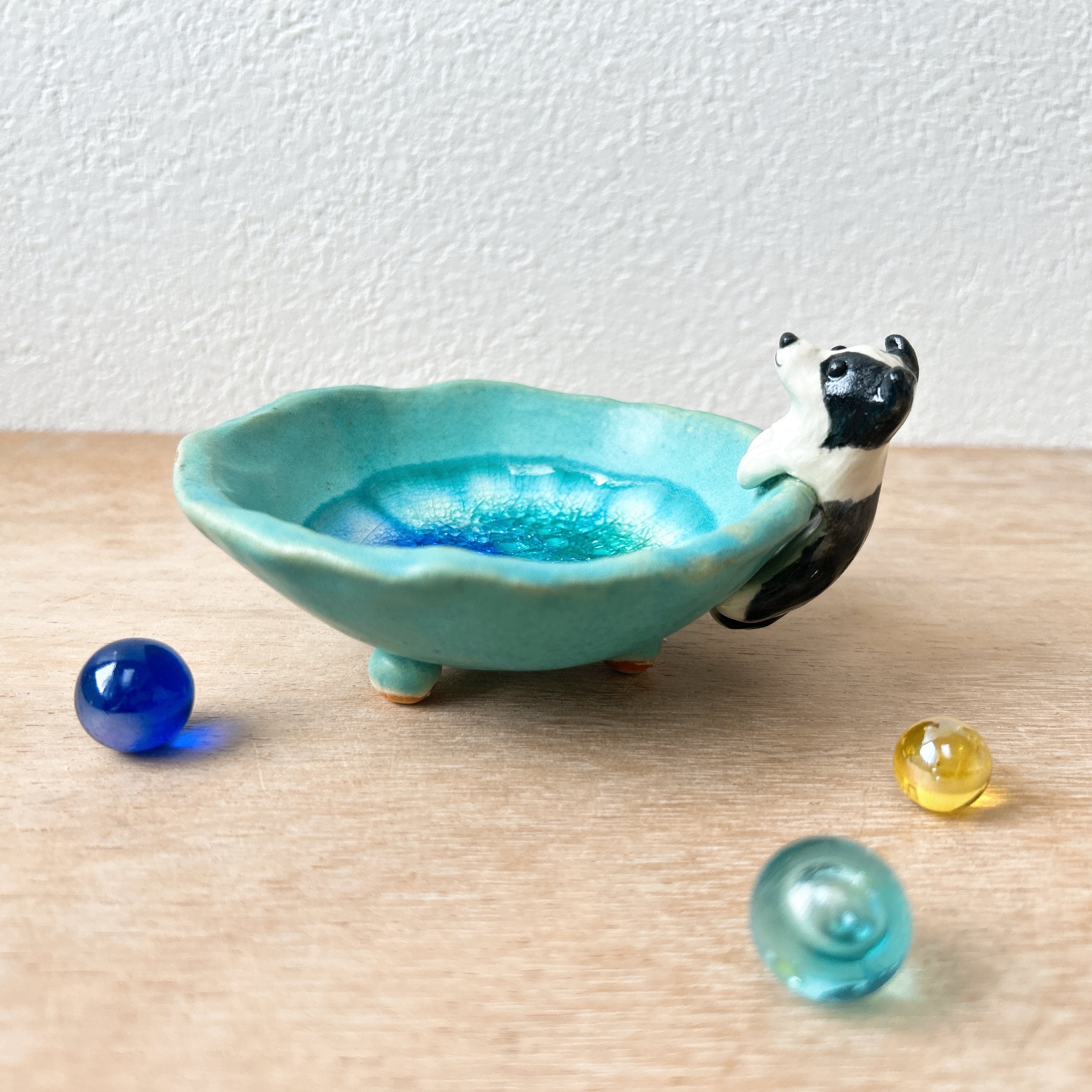 ガラスとトルコブルーの器(ボーダーコリー) | 陶器のことり