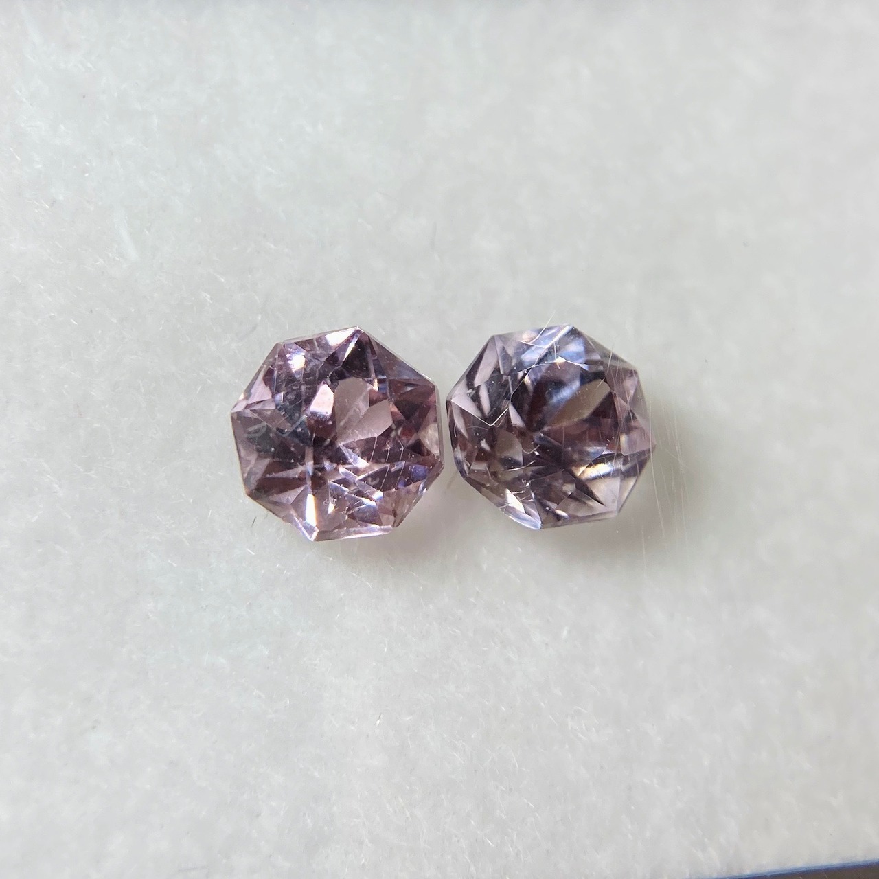 お花みたいなスピネル 約4.5mm-5.0mm 2点セット No.33